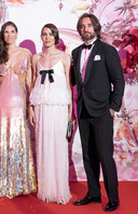 Charlotte Casiraghi (midden) bij het Rozenbal.
