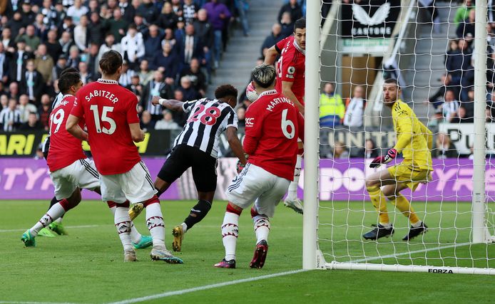 Joe Willock kopt van dichtbij de zeer verdiende 1-0 binnen voor Newcastle United tegen Manchester United.