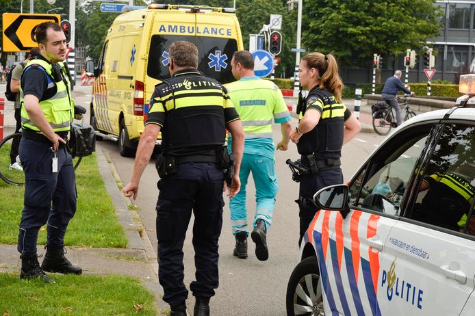 Automobilist rijdt door na ongeluk op de Chassésingel in Breda.