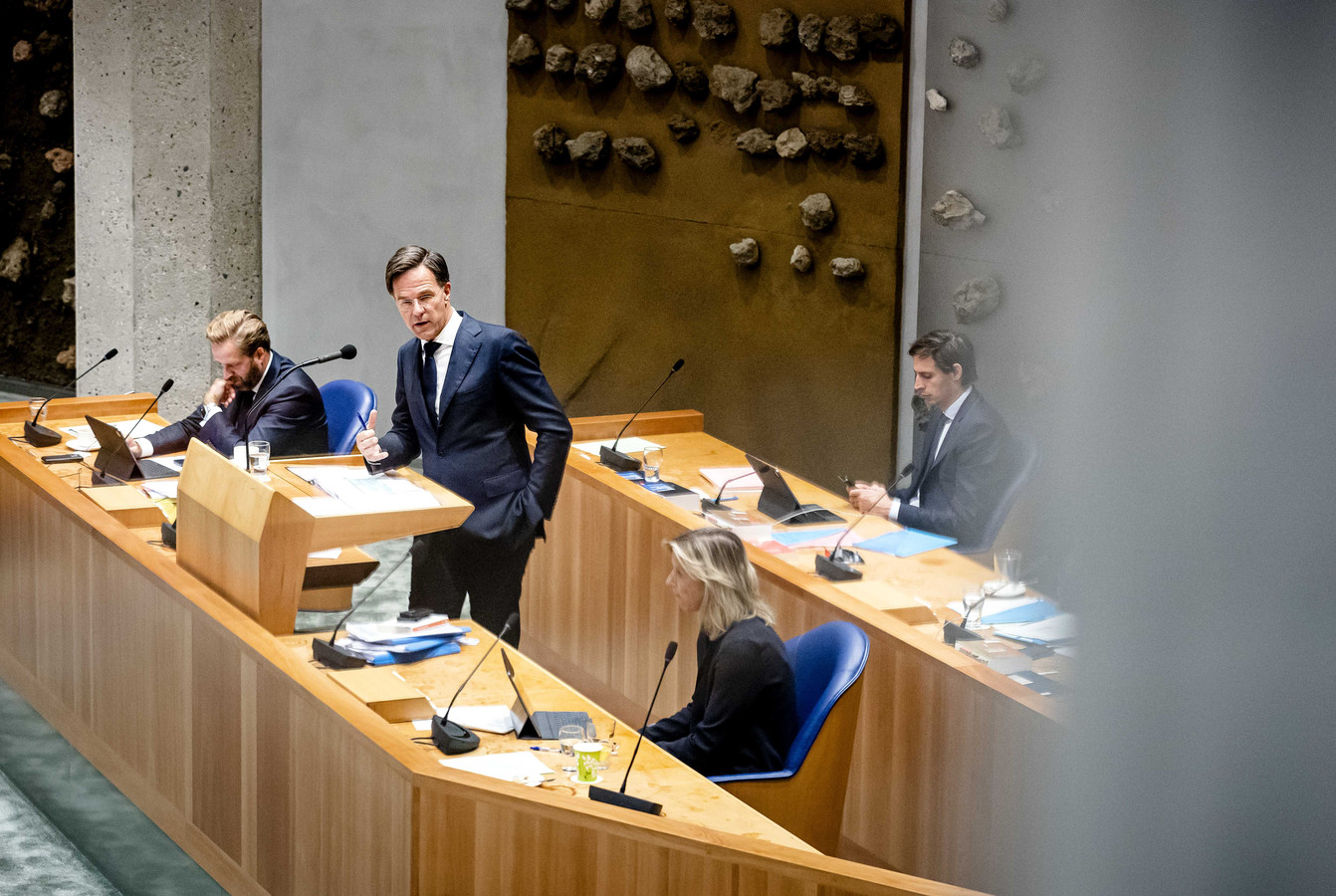 Demissionair minister Hugo de Jonge (Volksgezondheid, Welzijn en Sport), demissionair premier Mark Rutte, demissionair minister Kajsa Ollongren (Binnenlandse Zaken en Koninkrijksrelaties) en demissionair minister Wopke Hoekstra (Financiën)