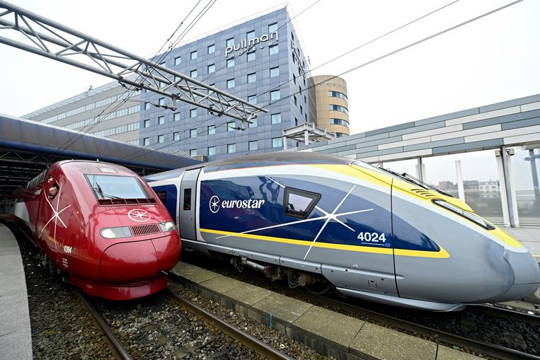 De komende maanden wordt het nieuwe logo op alle Eurostar- en Thalys-treinen gekleefd. Beeld Photo News