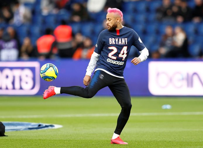 gewelddadig schade Achtervolging PSG met 'roze' Neymar freewheelend langs tiental Montpellier | Buitenlands  voetbal | AD.nl