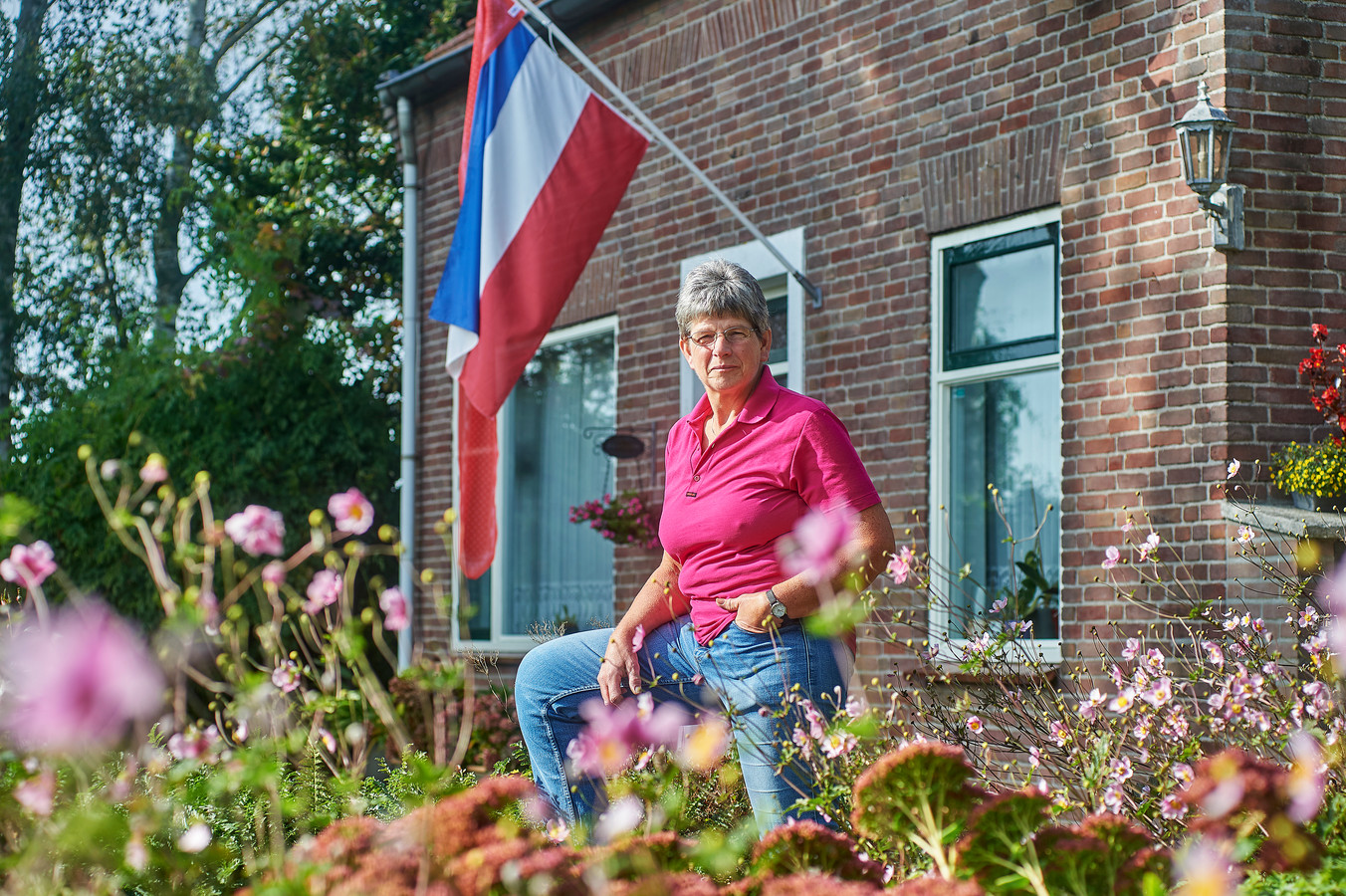 Arda Manders op het platteland van Boekel. ,,,Ze gooien het in de stikstofdiscussie op de boeren, maar wat denk je van al die vliegtuigen van Eindhoven of Volkel die hier recht over ons huis vliegen?”
