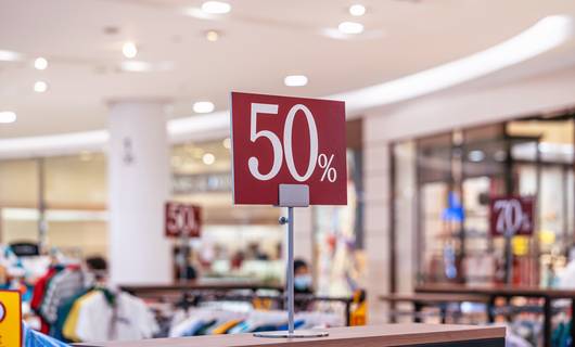Consumenten worden nog steeds misleid bij aanbiedingen door adviesprijzen
