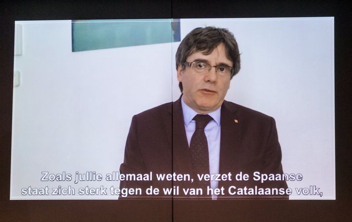 De videoboodschap van Puigdemont werd vertoond tijdens een bijeenkomst van de N-VA in Leuven.