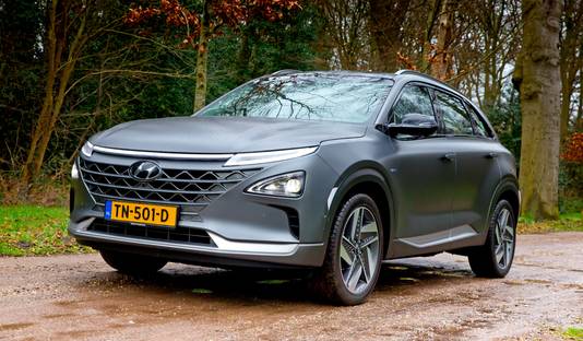 De Hyundai Nexo Fuel Cell rijdt op waterstof.