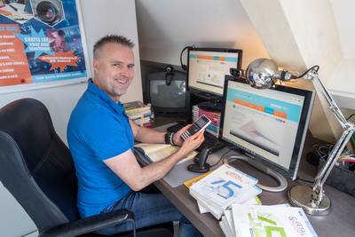 Wiskundedocent Jurgen zette al 20.000 uitgewerkte opdrachten online: ‘Sommige collega’s zijn er niet blij mee’
