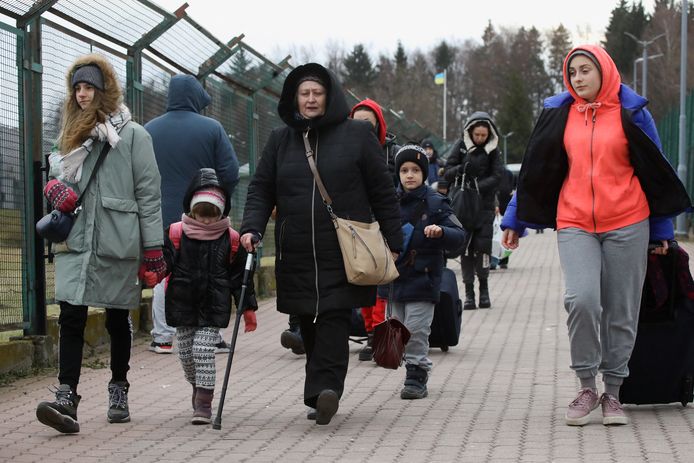 Oekraïense vluchtelingen aan de grens met Polen.