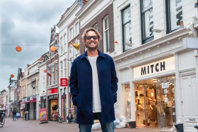 Dé Hype Op Instagram, Dat Is Bas Smit: 'Voor Iemand Uit Het Groene Hart Heb  Ik Het Best Amerikaans Aangepakt' | Gouda | Ad.Nl