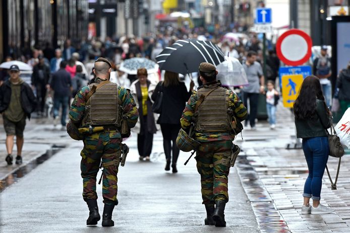 Parmi les 13 militaires qui ont été écartés de tout accès aux armes dans la foulée de l'affaire Conings, plusieurs n'ont toujours pas récupéré cet accès et l'un d'entre eux est toujours suspendu (illustration).