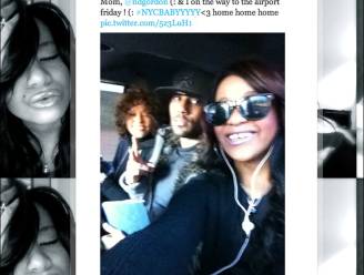 dochter whitney houston eert moeder met tatoeage default hln be