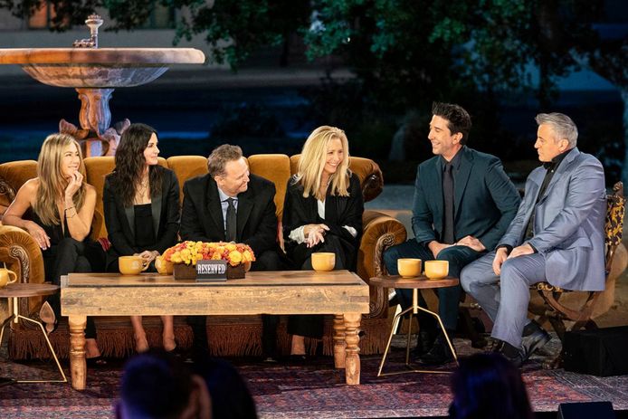 Jennifer Aniston, Courteney Cox, Matthew Perry, Lisa Kudrow, David Schwimmer en Matt LeBlanc tijdens de 'Friends'-reünie in  2021.