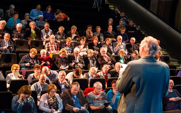 Het Grôwt Hellemonds Diktee in 2015.