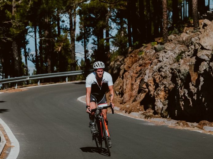 Matthieu Bonne op de fiets in Gran Canaria.