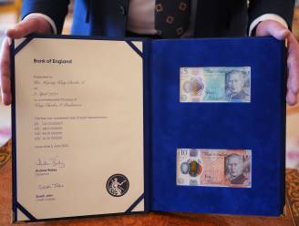 Eerste bankbiljetten met portret koning Charles erop in omloop in het Verenigd Koninkrijk