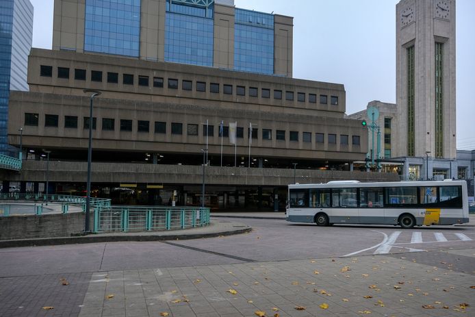 Het Noordplein aan Brussel-Noord.