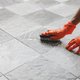 Haast? Zo maak je binnen 15 minuten de badkamer schoon