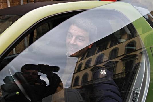 Matteo Renzi n'a pas de chauffeur et roule en Smart
