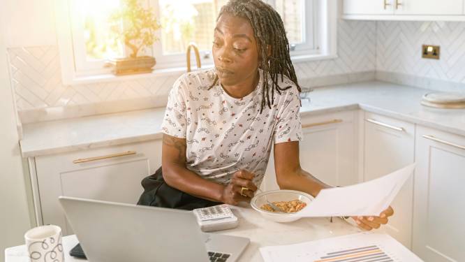 9 op 10 Belgen regelt geldzaken online: sluiten we binnenkort ook van thuis uit onze woonlening af? 