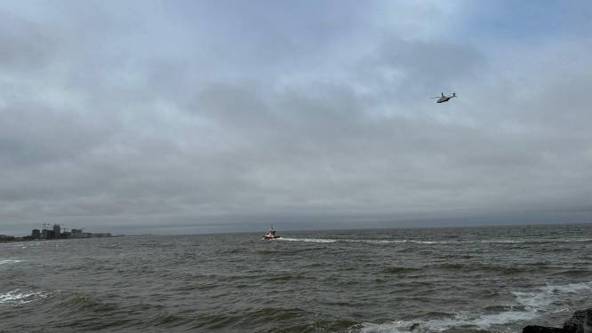 Reddingsactie op zee na aantreffen van hoopje kledij kent opvallende afloop