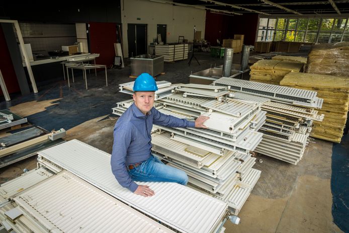 Directeur Gerd-Jan Jongerman van Lagemaat bij de Noordgouw in Hattem, die ook circulair wordt gesloopt.