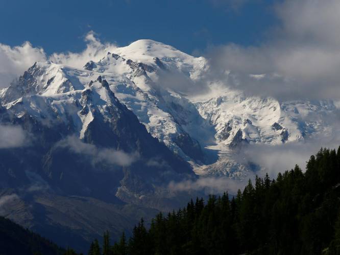 Alpinisten die met sportvliegtuig aan Mont-Blanc landden wacht boete ... van 38 euro