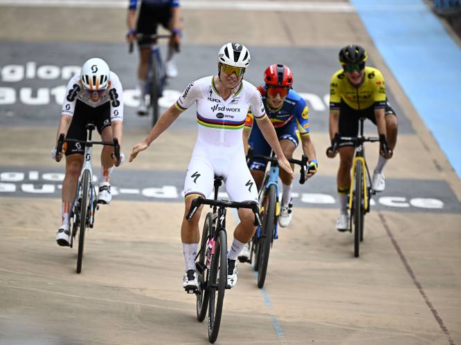 Marianne Vos grijpt net naast podium in door wereldkampioene Lotte Kopecky gewonnen Pa­rijs-Rou­baix: ‘Ik viel stil’