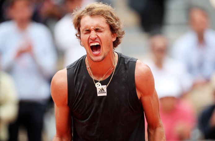 Alexander Zverev schreeuwt het uit na zijn overwinning.