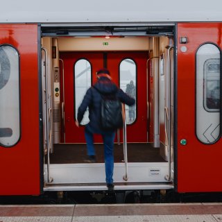 NMBS lanceert vandaag nieuw ticketaanbod met voordeelkaart voor daluren: zo werkt het