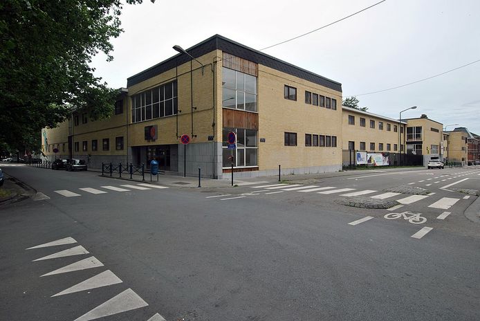 Archieffoto van de Corbaux-school in Charleroi.