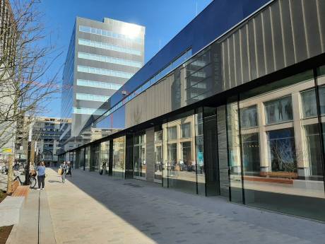 Raad Tilburg baalt van 7 ton voor commerciële plint onder gemeentehuis, ‘Had eerder begroot moeten worden’