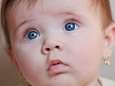 Een baby met oorbellen: schattig of onverantwoord? Kinderarts: "Het kan op deze voorwaarde”