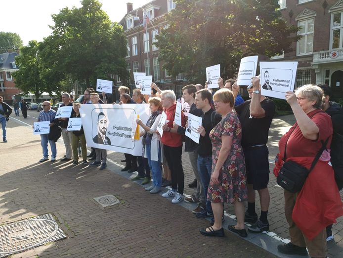 Demonstratie in Amsterdam voor vrijlating SP’er Murat Memis uit Eindhoven