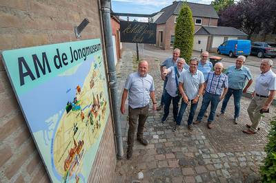 Herdenkingsbord jubileumjaar laat hoogtepunten gemeente Steenbergen zien