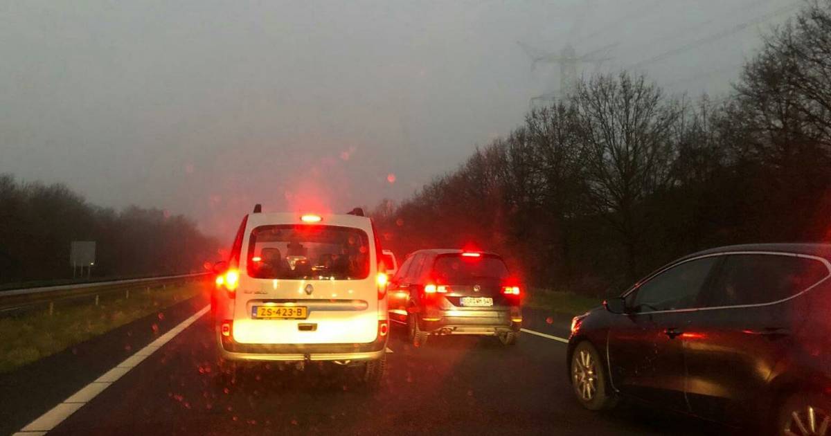 Flinke file tussen Enschede en Hengelo door ongeluk op A35.