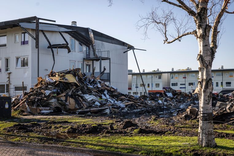 In november brandde een blok containerwoningen in Riekerhaven met 64 wooncontainers volledig af. Beeld Dingena Mol
