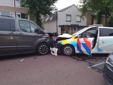 Dronken bestuurder van bestelwagen botst na achtervolging op politieauto in Soesterberg