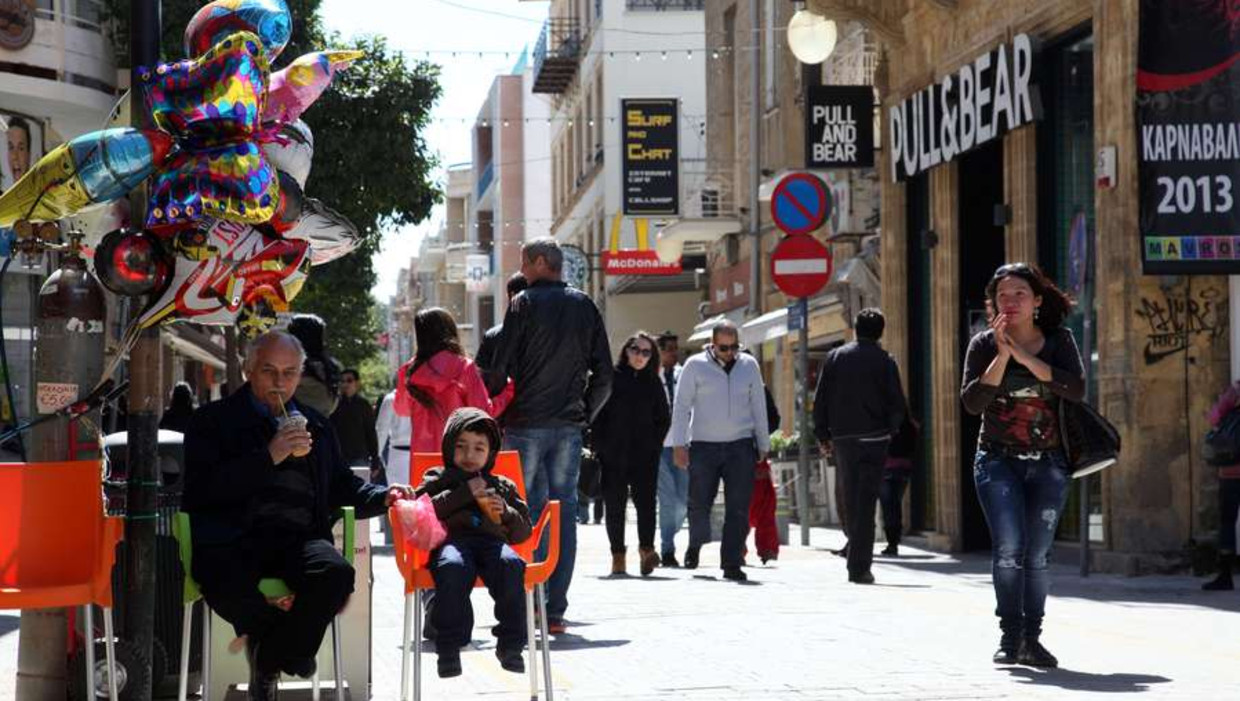 Een winkelstraat in Nicosia. Beeld afp