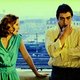 Kijken naar 'Toute une nuit' is alsof er zich een tijdcapsule naar de eighties opent voor je ogen, met prachtige belichte beelden