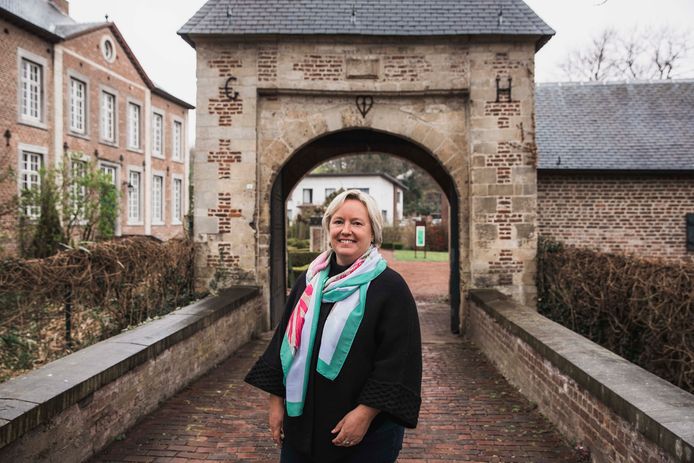 Burgemeester Ann Schrijvers van Zutendaal.
