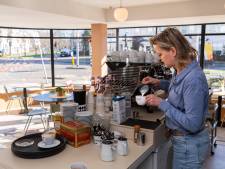 Koffie leuten bij Koffie Keuten in het Witte Dorp: ‘Hier niet het hippe en vluchtige van Strijp-S’