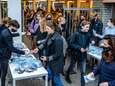 Veel scholen gaan bijna weer open, maar wie denkt dat alles weer normaal is heeft het mis: ‘De aula mag niet vol’