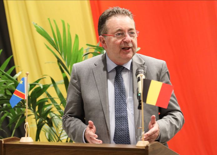 De Brusselse minister-president Rudi Vervoort in de Congolese hoofdstad Kinshasa.