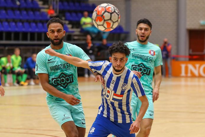 Ayoub Boukhari in actie voor FC Eindhoven