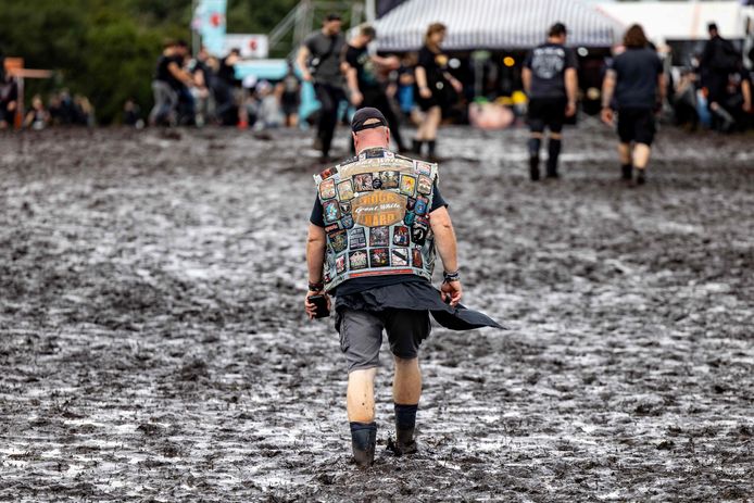 Metalfestival Wacken laat geen fans meer binnen wegens hevige regenval ...