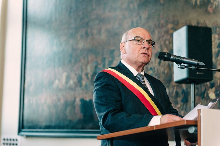 Burgemeester Termont tijdens toespraak, stadhuis Gent Beeld Illias Teirlinck