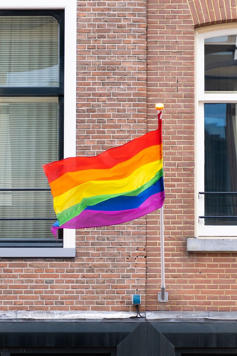 Opinie: ‘Blijf met elkaar in gesprek, zeker over regenboogvlag’