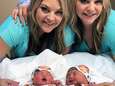 Tweelingzussen bevallen op dezelfde dag van een zoon