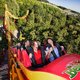 De lucht was vol van het akelige, door de wind versneden gegil van kinderen in rollercoasters