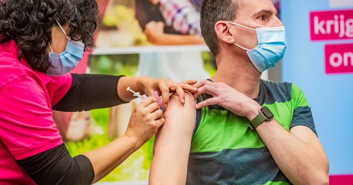 FAQs: Corona Vaccination Campaign Starting on October 2- Who is Eligible, Where to Go, and Why No Simultaneous Flu Jab?